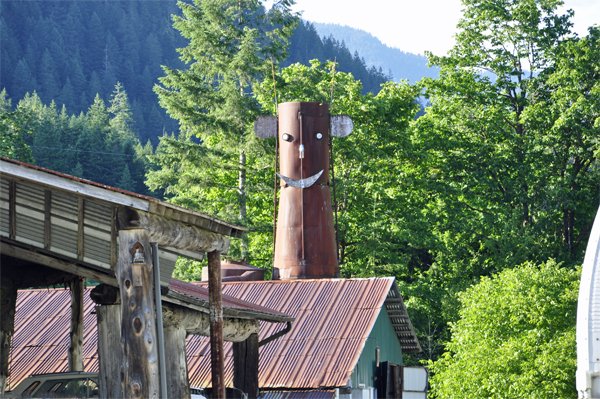 Mouse face on a tower